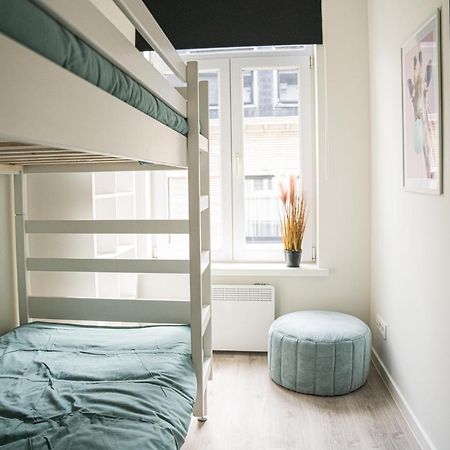ETAGE 2 - appartement in centrum, 300m van zee mét parking Ostende Extérieur photo