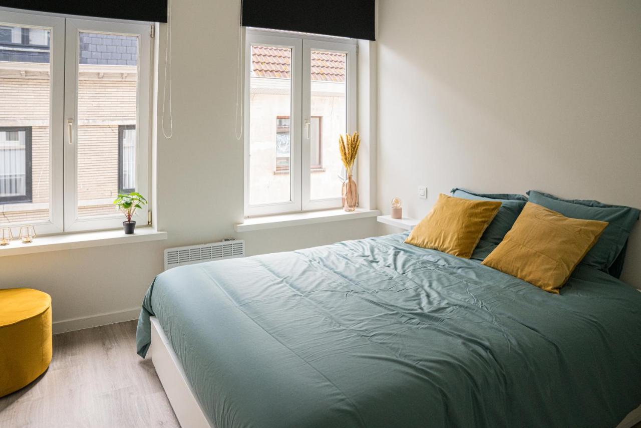 ETAGE 2 - appartement in centrum, 300m van zee mét parking Ostende Extérieur photo